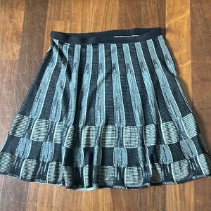 Women’s Nic + Zoe Skirt Size XL Elastic Waist Black & White Pattern